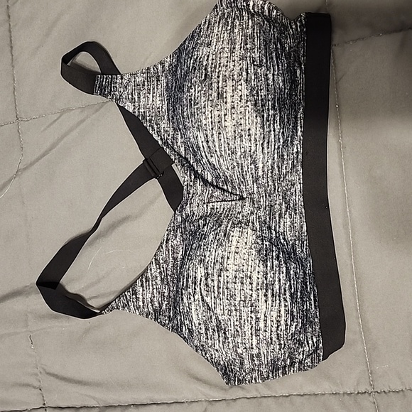 PINK Victoria's Secret Other - Lot of Victoria secret bras